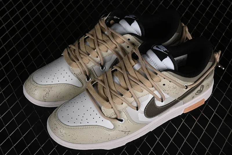 All Categories Nk SB Dunk Series Nk SB Dunk Low Low-top sneakers Nk Dunk Low Panda Prank Summer Theme Love Khaki Pudding Milk Tea SB Strappy Low-top Casual Shoes CW1590-100